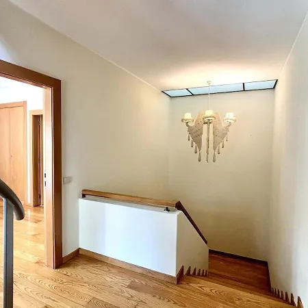 Σπίτι διακοπών 5 Party Villa, 10 Mins To