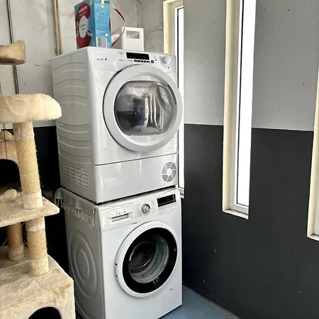 5 Party Villa, 10 Mins To * Porto