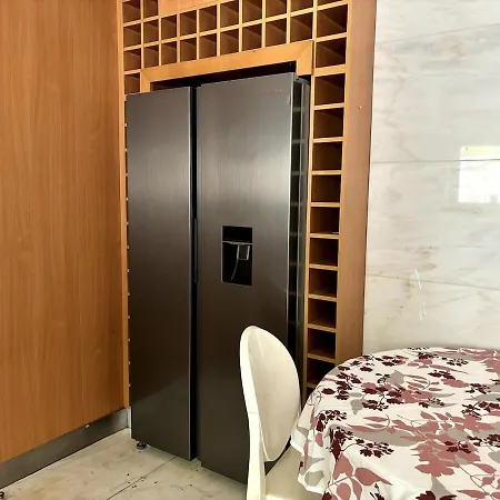 Casa de Férias 5 Party Villa, 10 Mins To *