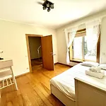 5 Party Villa, 10 Mins To Porto