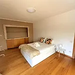 5 Party Villa, 10 Mins To Holiday home Porto