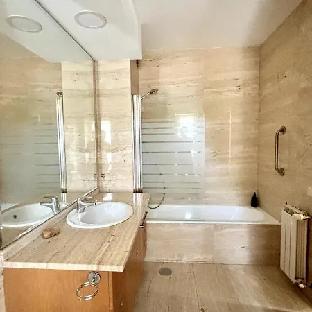 5 Party Villa, 10 Mins To