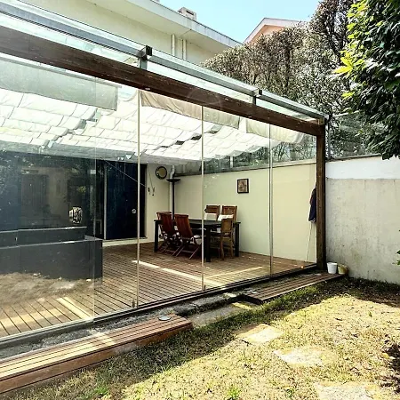 5 Party Villa, 10 Mins To Prázdninový dům *