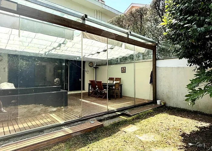 5 Party Villa, 10 Mins To Prázdninový dům *