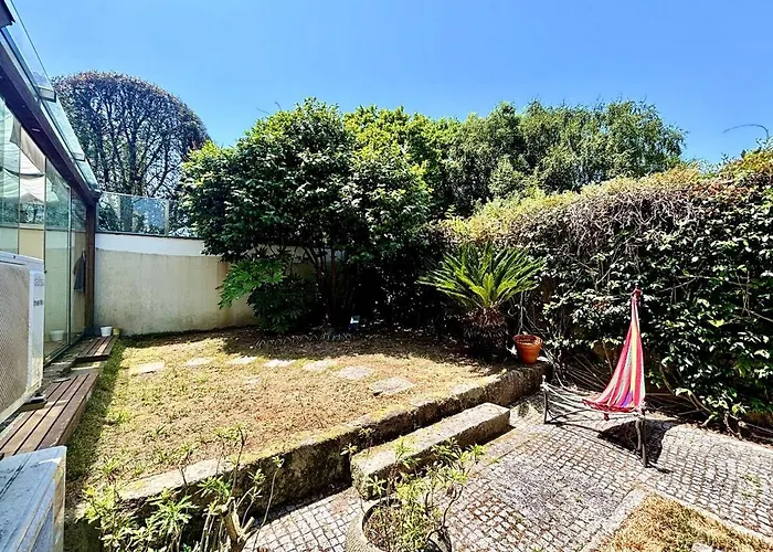 5 Party Villa, 10 Mins To *