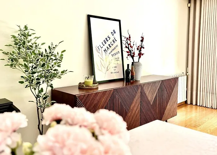 5 Party Villa, 10 Mins To Porto