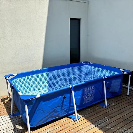 Vakantiehuis 5 Party Villa, 10 Mins To *