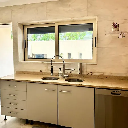 5 Party Villa, 10 Mins To Vakantiehuis Porto