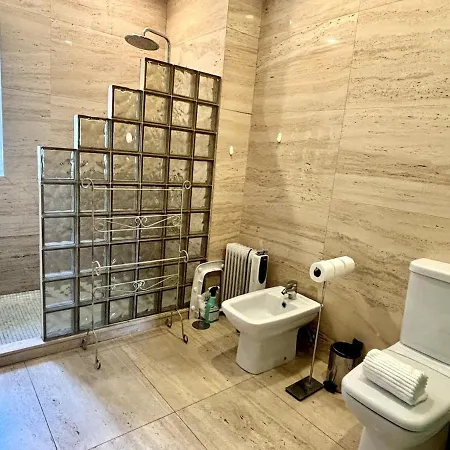 5 Party Villa, 10 Mins To Porto