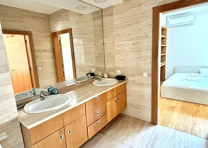 Dom wakacyjny 5 Party Villa, 10 Mins To *