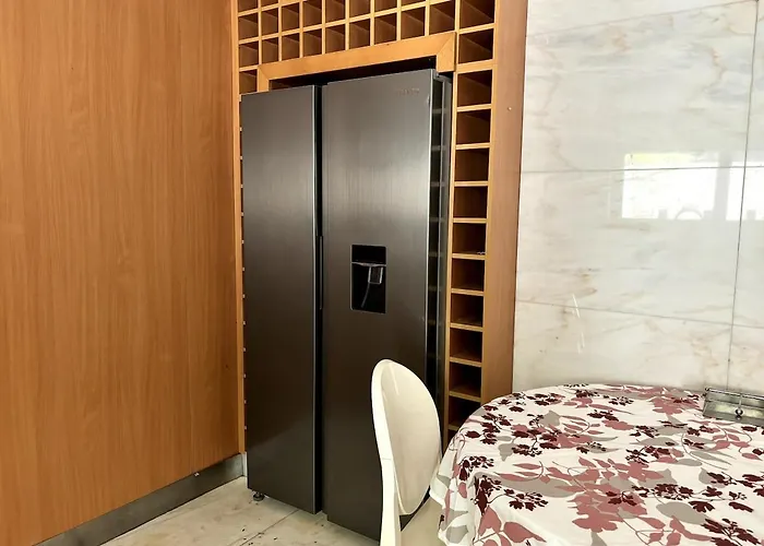 Dom wakacyjny 5 Party Villa, 10 Mins To *